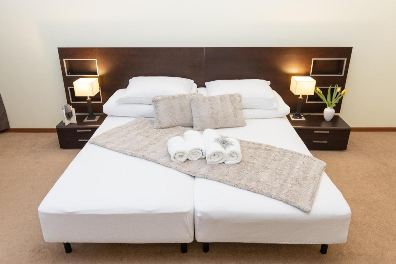Hotel Tor Kielce Cminsk Esterno foto