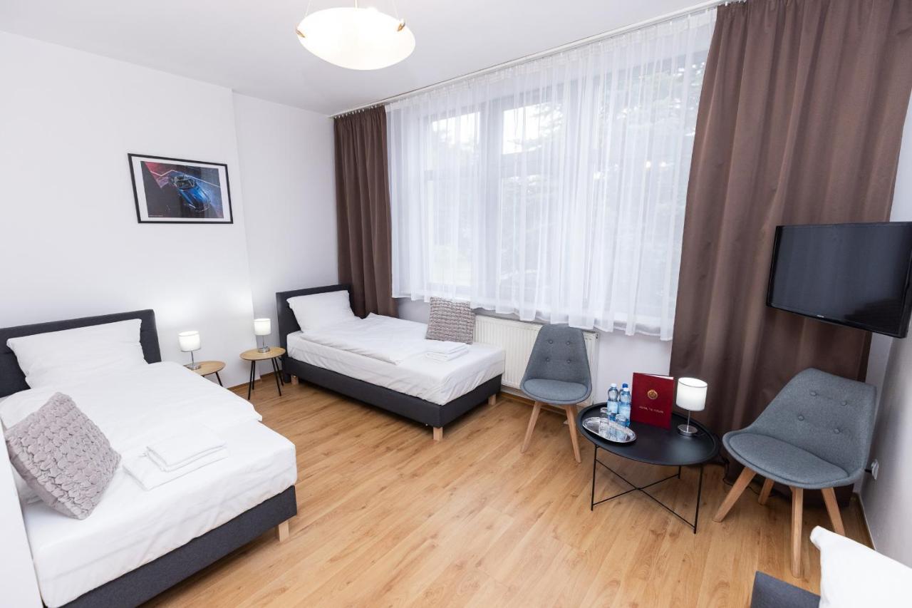 Hotel Tor Kielce Cminsk Esterno foto