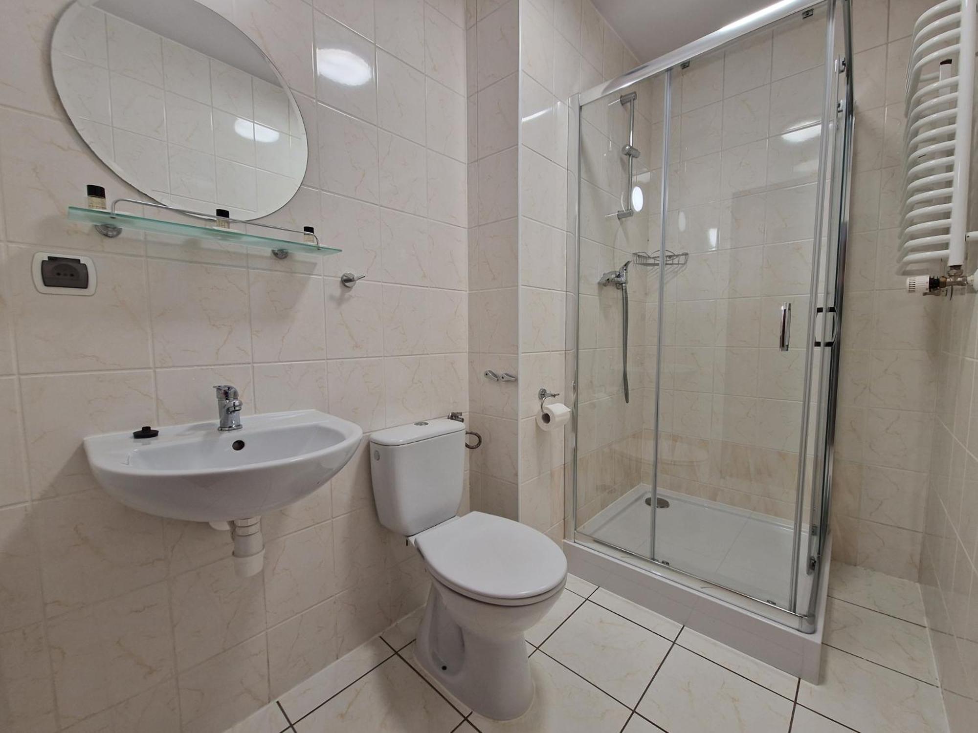 Hotel Tor Kielce Cminsk Esterno foto