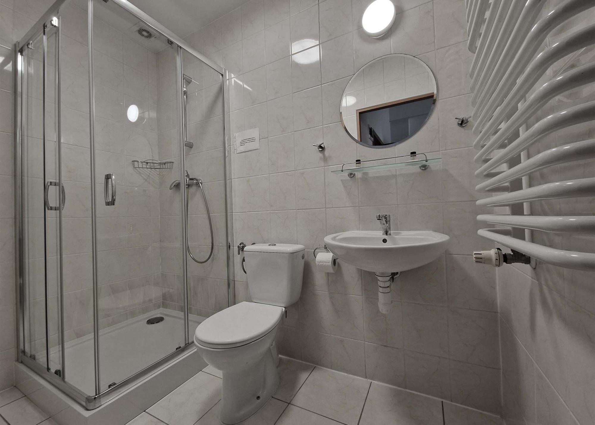 Hotel Tor Kielce Cminsk Esterno foto
