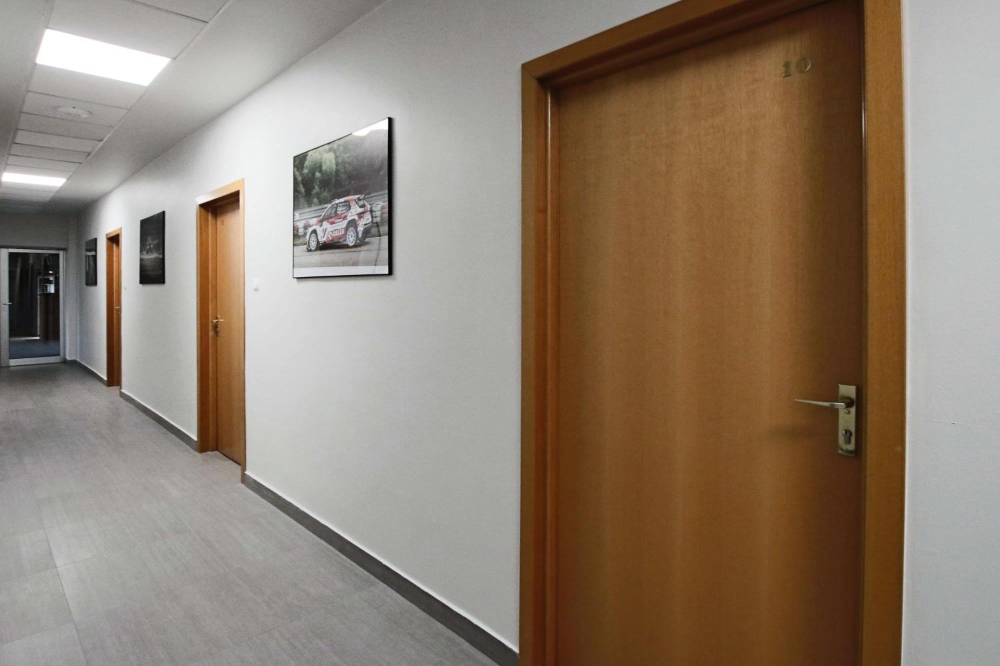 Hotel Tor Kielce Cminsk Esterno foto
